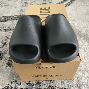 Yeezy adidas kids onyx slides